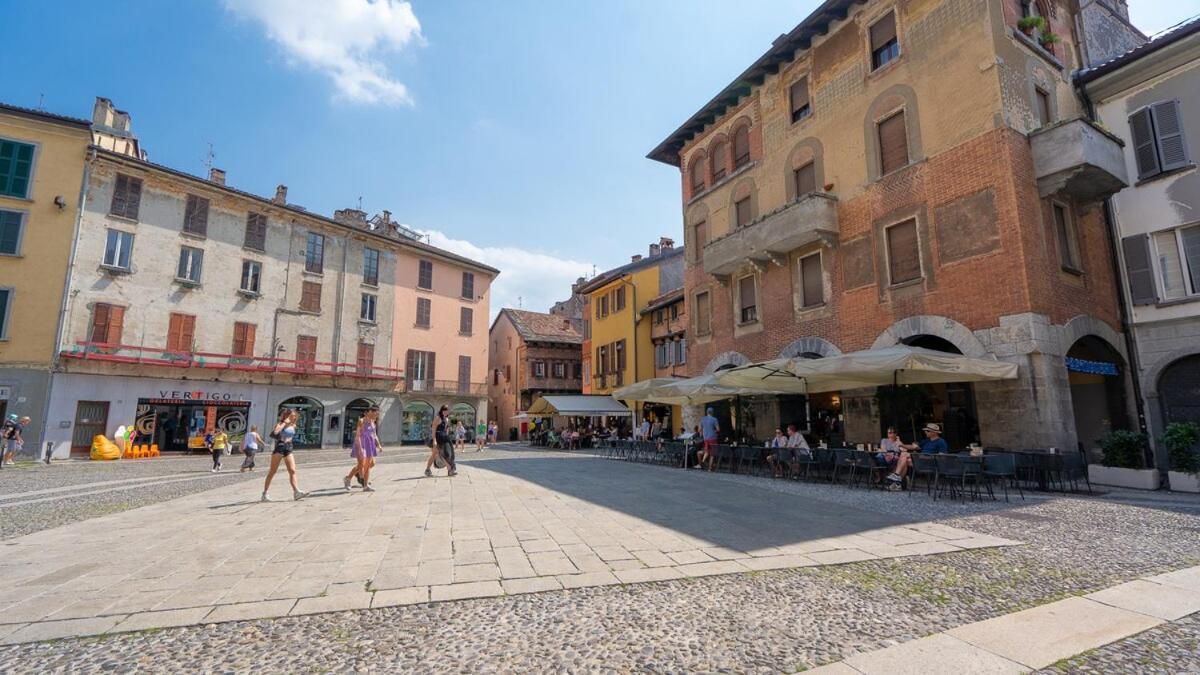 Alloggio Del 1400 Nel Cuore Del Centro Storico A 2 Min Dal Porto E Con 2 Bici Gratuite Como Exterior photo